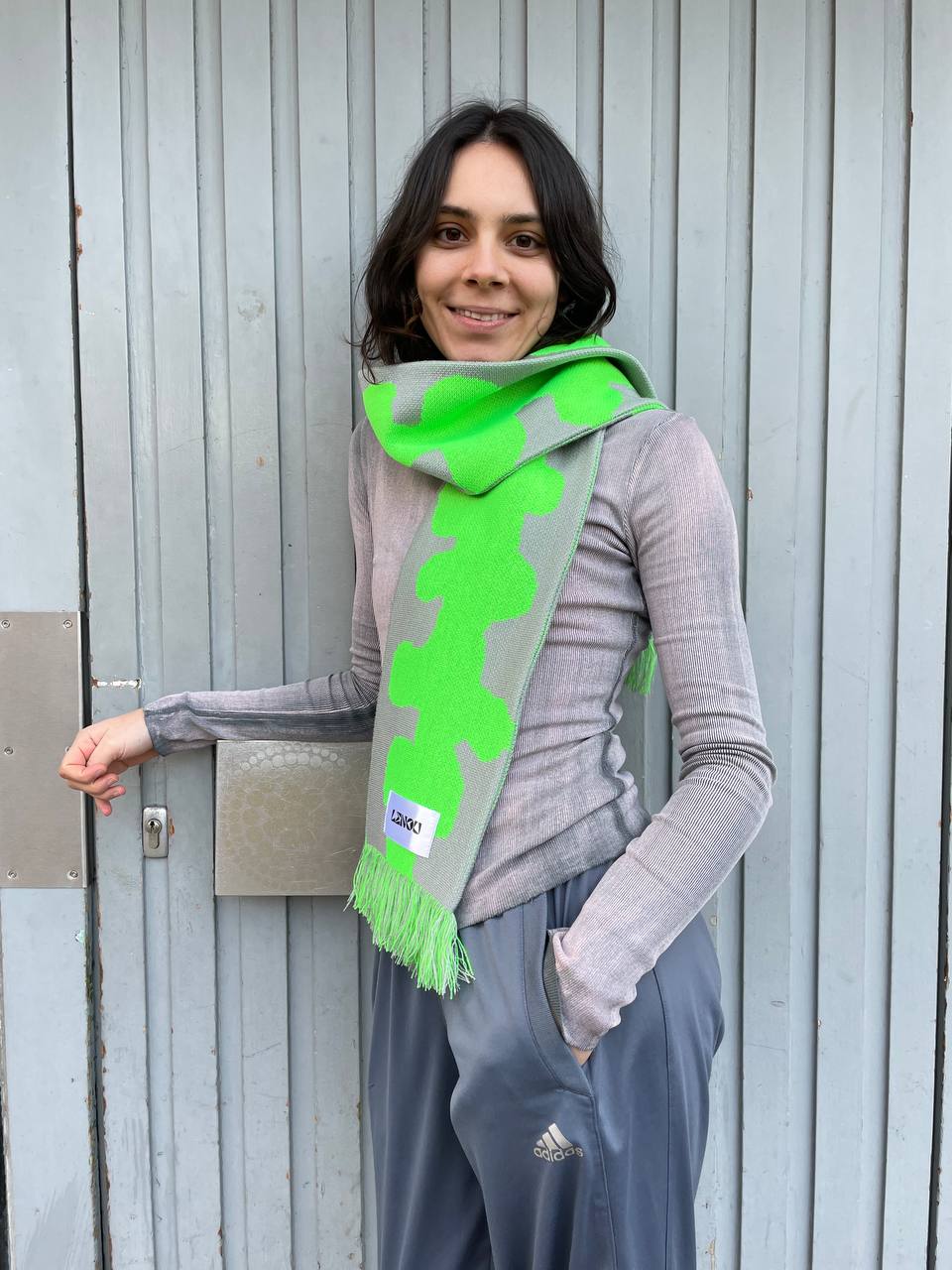 FAN SCARF NEON BLOOM