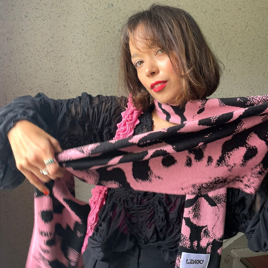 WOOL SCARF BLACK BLOOM